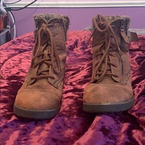 Cute brown boots